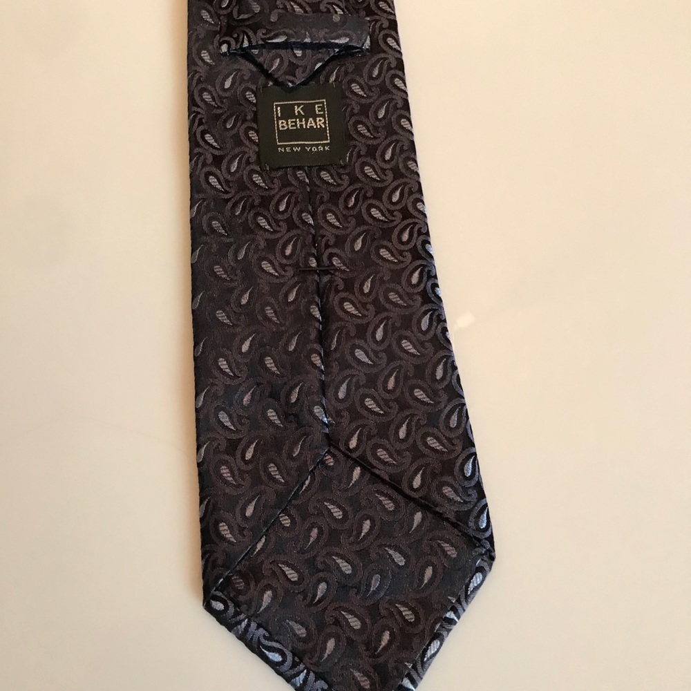 Men's tie - Picture 2 of 2